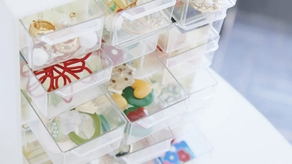 Plastics and Acrylics in Jewelry Box Manufacturing