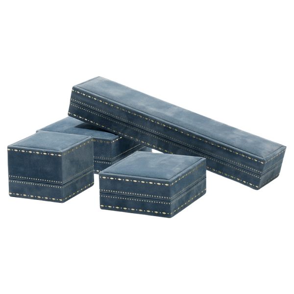 Elegant Velvet Necklace Display Box for Retail and Gift Packaging