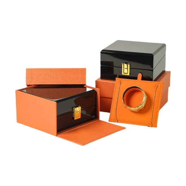 Luxury Bracelet Box with Gloss Finish and Lock Closure