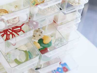 Plastics and Acrylics in Jewelry Box Manufacturing